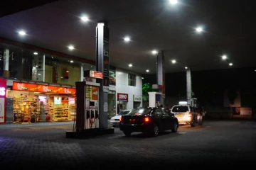 இலங்கையில் திடீரென எரிபொருள் விலை உயர்வு!