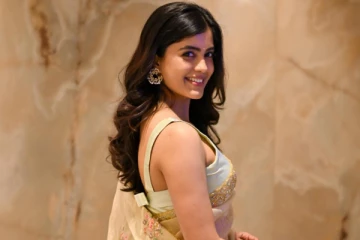 நடிகை அம்ரிதா ஐயர் சேலையில் அழகிய போட்டோஷூட்