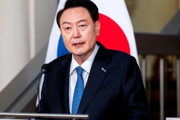 தென் கொரிய ஜனாதிபதி சொந்தக் கட்சித் தலைவரை கைது செய்ய உத்தரவு