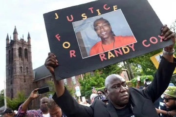 பொலிஸ் வாகனத்தில் கைதிக்கு ஏற்பட்ட அசம்பாவிதம்: ரூ.370 கோடி இழப்பீடு வழங்க முடிவு