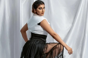 யாஷிகா ஆனந்தின் உச்சகட்ட கவர்ச்சி போட்டோஷூட்