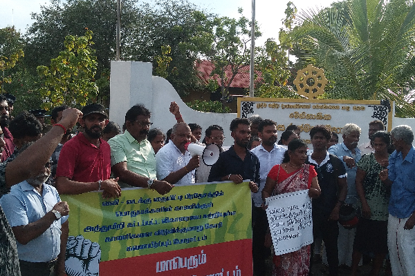 எமது நிலம் எமக்கு வேண்டும் இராணுவமே வெளியேறு; தையீட்டி மக்கள் போராட்டம்!(Photos) | We Want Our Land Leave The Army