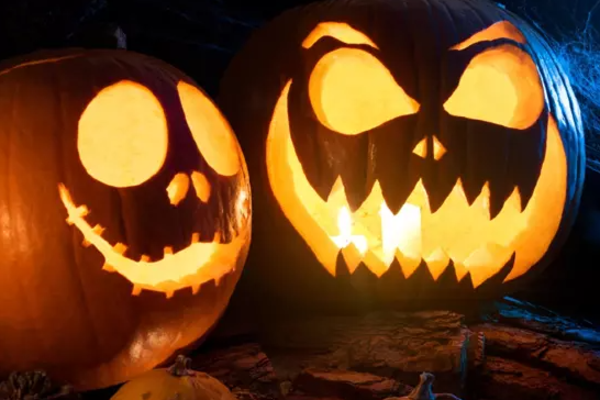 கல்லறை, சவப்பெட்டி வடிவில் திகிலூட்டும் உணவு வகைகள்; ஏன் தெரியுமா! | Dubai Halloween Foods Shape Graves And Coffins கல்லறை, சவப்பெட்டி வடிவில் திகிலூட்டும் உணவு வகைகள்; ஏன் தெரியுமா! | Dubai Halloween Foods Shape Graves And Coffins