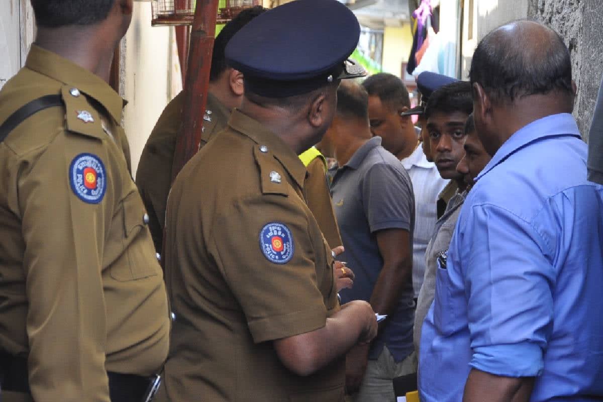 இரவு வேளையில் பெண்ணை சந்தித்த குடும்பஸ்தர் படுகொலை - கொலையாளி தப்பியோட்டம் | Man Killed Brutally இரவு வேளையில் பெண்ணை சந்தித்த குடும்பஸ்தர் படுகொலை - கொலையாளி தப்பியோட்டம் | Man Killed Brutally