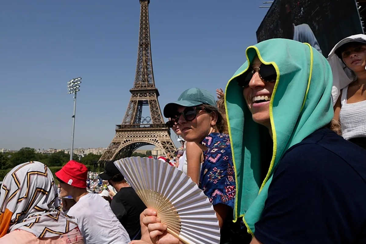 கடும் வெப்ப அலை ; பிரான்ஸுக்கு மீண்டும் எச்சரிக்கை! | Severe Heatwave Week End Warning For France