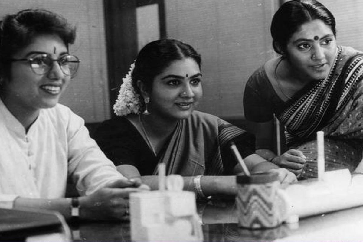 ஆபாசமா இருக்கு..என்னால் முடியாதுன்னு அடம் பிடித்த ஊர்வசி!! கவிஞர் வாலி செய்த செயல்.. | Vaali And Urvasi Incident In Magalier Mattum Movie