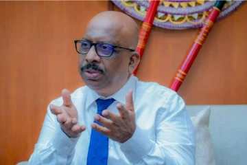 ක්‍රිඩා ඇමතිට එරෙහිව බදුරලිය ක්‍රිඩා සමාජය අධිකරණට