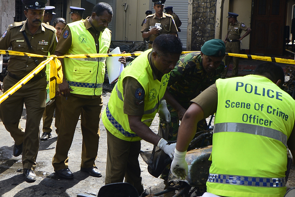 காவல்துறை உத்தியோகத்தரை குத்தி கொன்ற பௌத்த பிக்கு! | Death Police Investigating Srilanka