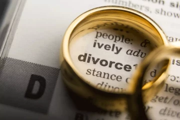 விவாகரத்துக்கு பின் Life இன்சூரன்ஸ் பாலிசி என்ன ஆகும்? கட்டாயம் தெரிந்து கொள்ள வேண்டியது விடயம்