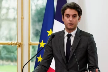 இனி இந்த பழங்களை பிரான்ஸ் இறக்குமதி செய்யாது: புதிய பிரதமர் அறிவிப்பு