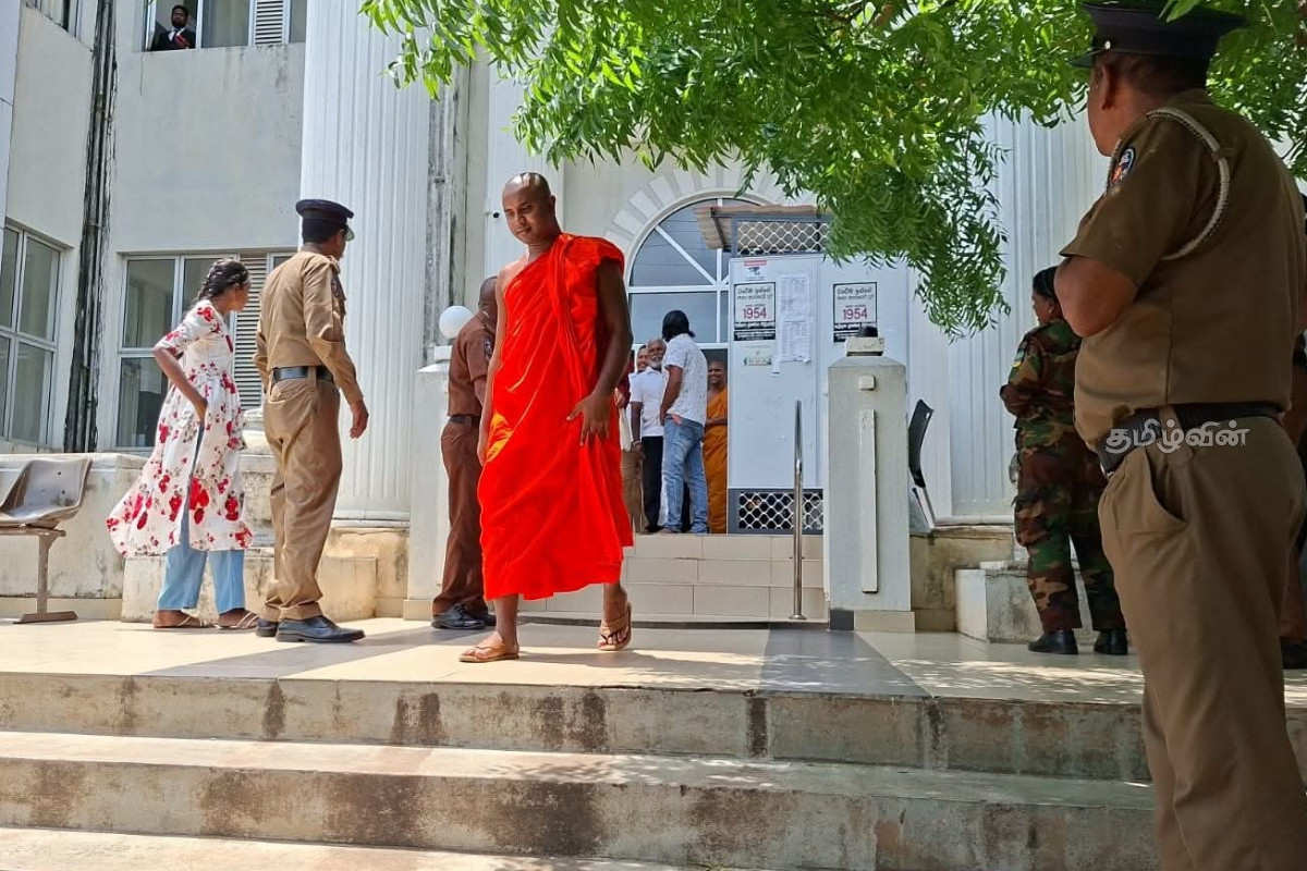 திருகோணமலை கடற்கரை சட்டவிரோத கட்டுமான விவகார வழக்கு ஒத்திவைப்பு | Illegal Construction Issue On Trincomalee Beach திருகோணமலை கடற்கரை சட்டவிரோத கட்டுமான விவகார வழக்கு ஒத்திவைப்பு | Illegal Construction Issue On Trincomalee Beach