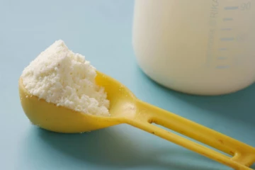 கனடாவில் குழந்தைகளுக்கான பால் மாவை களவாடிய நபர்கள்