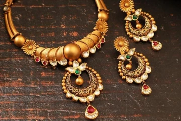 ஏறிக்கொண்டே போகும் தங்கம் விலை - எப்போது வாங்குவது? இன்றைய நிலவரம்