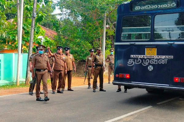 வெளிநாட்டு வேலைவாய்ப்பு முகவராக நடித்து ஏமாற்றிய பெண் தொடர்பில் விசாரணை | Inquiring About The Woman