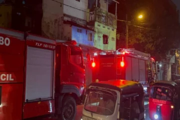 கொழும்பில் பரபரப்பு : நான்கு மாடி கட்டமொன்றில் பாரிய தீ பரவல்!