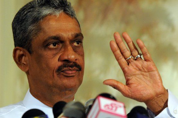 ஒரு பைசாகூட நாட்டுக்கு அனுப்பாதீர்கள்; சரத் பொன்சேகா கோரிக்கை! | Do Not Send Even A Penny To The Country