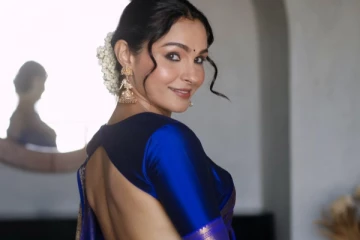 பட்டு சேலையில் அசத்தலான லுக்.. ஆண்ட்ரியா லேட்டஸ்ட் போட்டோஷூட்