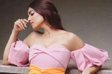 31 வயதான நடிகை மாளவிகா மோகனனின் லேட்டஸ்ட் பிங்க் மாடர்ன் லுக் போட்டோஷுட்.