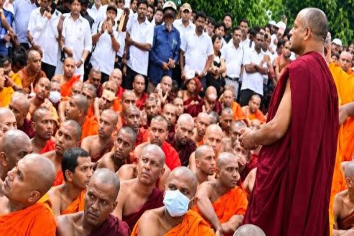 விகாரமகாதேவி சத்தியாக்கிரகத்தை கலைக்க தீவிரம் - நாளை நீதிமன்றத்தை நாடும் பொலிஸார்..! | Intense Efforts To Disperse Viharamahadevi