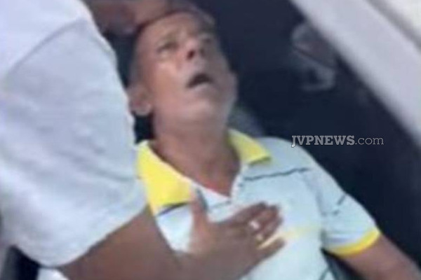 எரிபொருள் வரிசையில் காத்திருத்தவருக்கு நேரவிருந்த சோகம்! மக்களின் நெகிழ்ச்சி செயல் | Sri Lanka Fuel Line People Saved Person Life