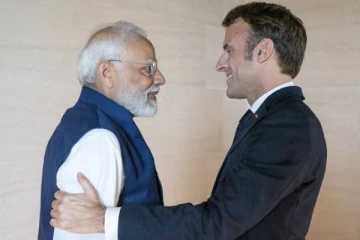 ஒரு உலகம், ஒரு குடும்பம் மற்றும் ஒரே எதிர்காலம்! அவரை நம்புகிறேன்.. பிரான்ஸ் ஜனாதிபதி மேக்ரான்