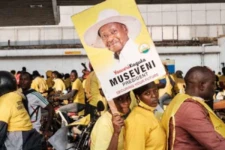 உகாண்டாவில் மீண்டும் வெற்றி பெற்ற அதிபர் யோவேரி முசவேனி 58 minutes ago Report