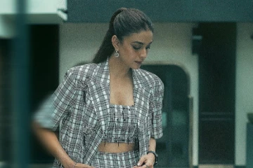 ட்ரெண்டி லுக்கில் நடிகை கீர்த்தி சுரேஷ் லேட்டஸ்ட் போட்டோஷூட்