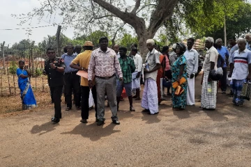 வலி. வடக்கில் விடுவிக்கப்பட்ட நிலங்களை பார்வையிட உரிமையாளர்களுக்கு அனுமதி