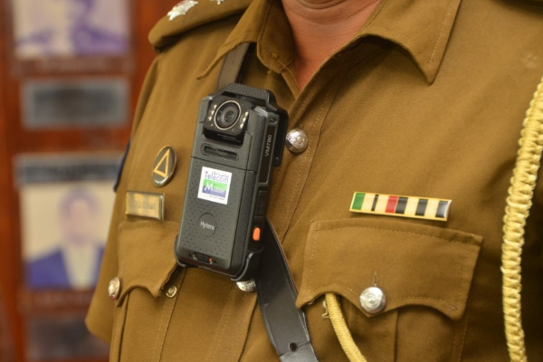 பேருந்தில் பயணித்த பெண்ணிடம் பொலிஸ் பரிசோதகர் செய்த தகாத செயல் | Improper Conduct By Police Inspector