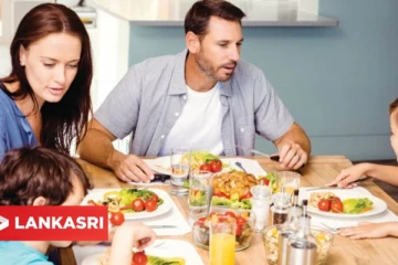 சாப்பிட்டவுடன் இந்த 4 விடயங்களை மட்டும் செய்ய வேண்டாம்! மீறினால் ஏற்படும் ஆபத்துகள் இவைதான்