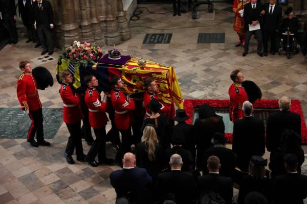 பிரித்தானிய மகாராணி 2-ம் எலிசபெத்தின் உடல் அடக்கம்! | Britain S Queen Elizabeth Ll Buried