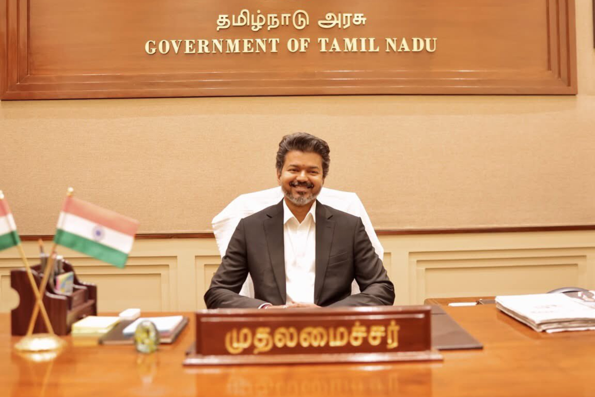 2 தொகுதியில் வெற்றிப்பெற்ற முதலமைச்சர் விஜய்!! ராஜினாமா செய்தார்... | Chief Minister Vijay Resigns As Trichy East Mla