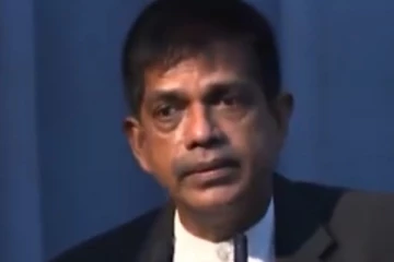 ගිනි කන්දක් උඩ දැවෙන මිනිසුන් ගැන රාජ්‍ය පරිපාලන ලේකම් කියූ හිතට වදින කතාව