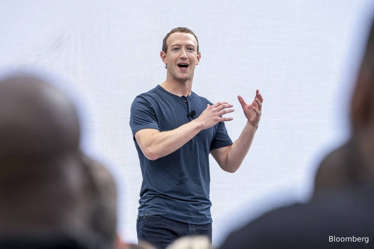 அயர்லாந்தில் கோதிக் கோட்டை ஒன்றை வாங்கிய மார்க் ஜுக்கர்பெர்க் | Zuckerberg Buys Gothic Castle அயர்லாந்தில் கோதிக் கோட்டை ஒன்றை வாங்கிய மார்க் ஜுக்கர்பெர்க் | Zuckerberg Buys Gothic Castle