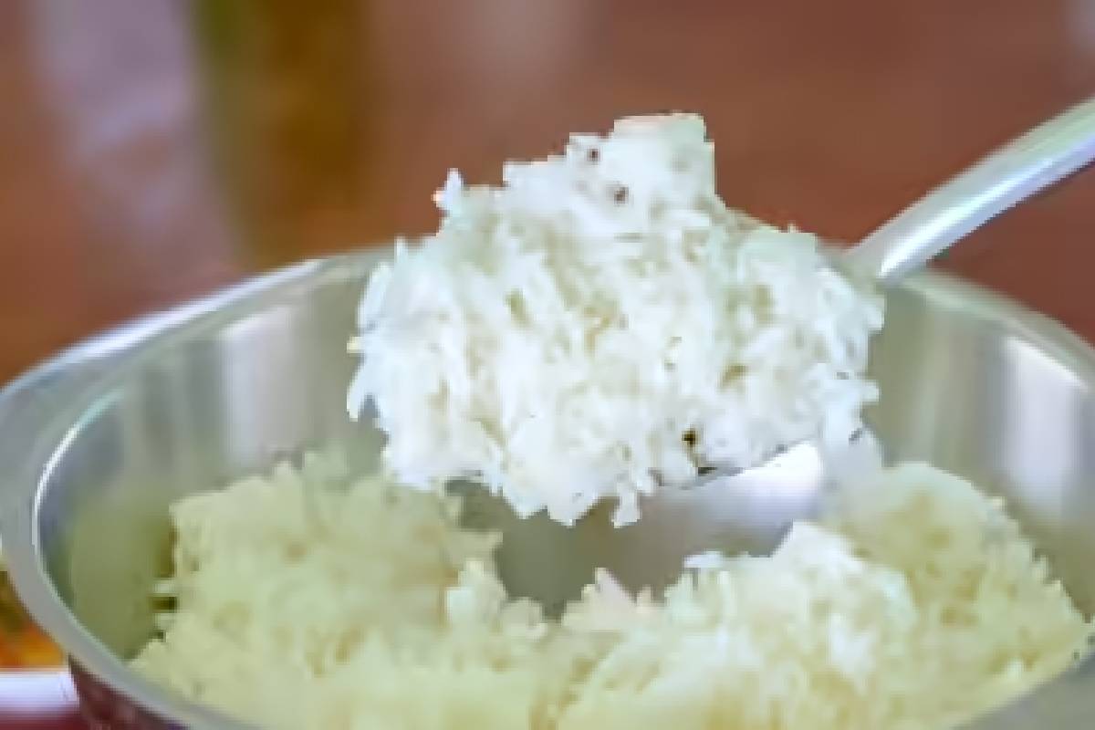 வீட்டில் சாதம் மீந்து விட்டதா? தூக்கி வீசாதீங்க! இப்படி பக்கோடா செய்ங்க | How To Make Pakodas With Leftover Rice