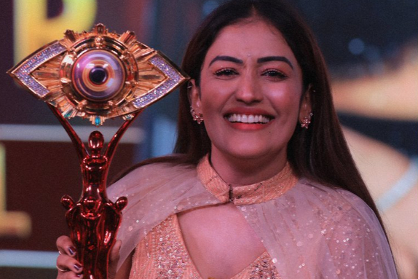 பிக் பாஸ் 7 டைட்டில் வின்னரான பெண் போட்டியாளர்.. பரிசு தொகை எவ்வளவு தெரியுமா | Bigg Boss 7 Malayalam Title Winner Anumol