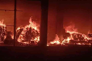 அம்பாறையில் ஆடை விற்பனை கடையில் தீ விபத்து