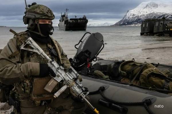 கிரீன்லாந்தில் களமிறங்கிய ஐரோப்பியப் படைகள்... அடம்பிடிக்கும் ஜனாதிபதி ட்ரம்ப் | European Military Personnel Greenland கிரீன்லாந்தில் களமிறங்கிய ஐரோப்பியப் படைகள்... அடம்பிடிக்கும் ஜனாதிபதி ட்ரம்ப் | European Military Personnel Greenland