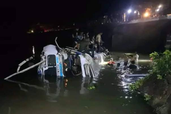 இலங்கையை உலுக்கிய கோர விபத்து: சாரதிக்கு நீதிமன்றம் விடுத்த உத்தரவு! | Manampitiya Bus Accident Court Order To The Driver