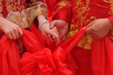 மூதாதையருடன் சொர்க்கத்தில் இணைய ஒரு நாள் திருமணம்; விநோதமான சடங்கு - எங்கு தெரியுமா?