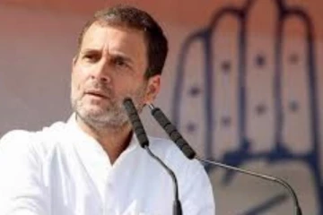 பால்கோட் தாக்குதல் அர்னாப்புக்கு எப்படி தெரியும்? ராகுல் காந்தி கேள்வி