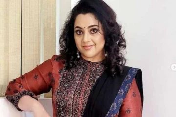 நீச்சல் உடையில் கிளாமராக நடித்தது எனக்கு அப்படி இருந்தது- முதன்முறையாக கூறிய நடிகை மீனா