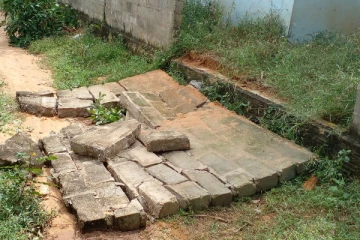 யாழில் மதில் இடிந்து விழுந்து இளைஞர் பலி (Photos)