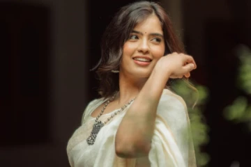 பிகில் பட நடிகை அம்ரிதா ஐயர் அழகிய போட்டோஷூட்