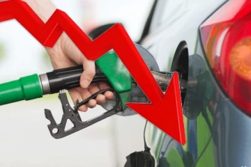 පෙට්‍රල් ලීටරයක් රුපියල් 250ට දෙන විදිය කියයි.. තෙල්මිල තවත් පහල යයි..