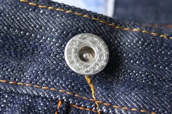 ஜீன்ஸ் பேண்ட்டில் இந்த சிறிய பட்டன்கள் இருக்க காரணம் என்ன? | Reason For These Small Buttons On Jeans