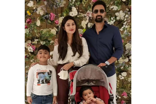 நடிகை சினேகா வீட்டில் அரங்கேறிய கொண்டாட்டம்: மாடர்ன் உடையில் உடல் எடையை குறைத்து வெளியிட்ட புகைப்படம் | Sneha Son In Birthday Function