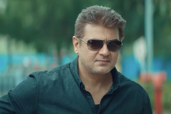 பள்ளியிலும் சுட்டியாக இருந்த நடிகர் அஜித்.. வெளிவந்த சிறு வயது புகைப்படம்