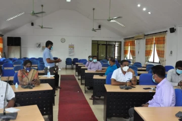மட்டக்களப்பில் அரச உயர் அதிகாரிகளுக்கு இரண்டாம் கட்ட தடுப்பூசி