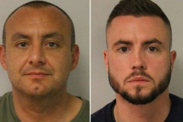 பிரித்தானியாவில் கொலைப்பட்ட பெண்களுடன் புகைப்படம் எடுத்த அதிகாரிகளுக்கு நேர்ந்த கதி! | Photographed The Murdered Women In Britain Police